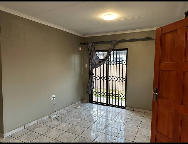 3 BEDROOM FREESTANDING FOR SALE IN KLERKSOORD